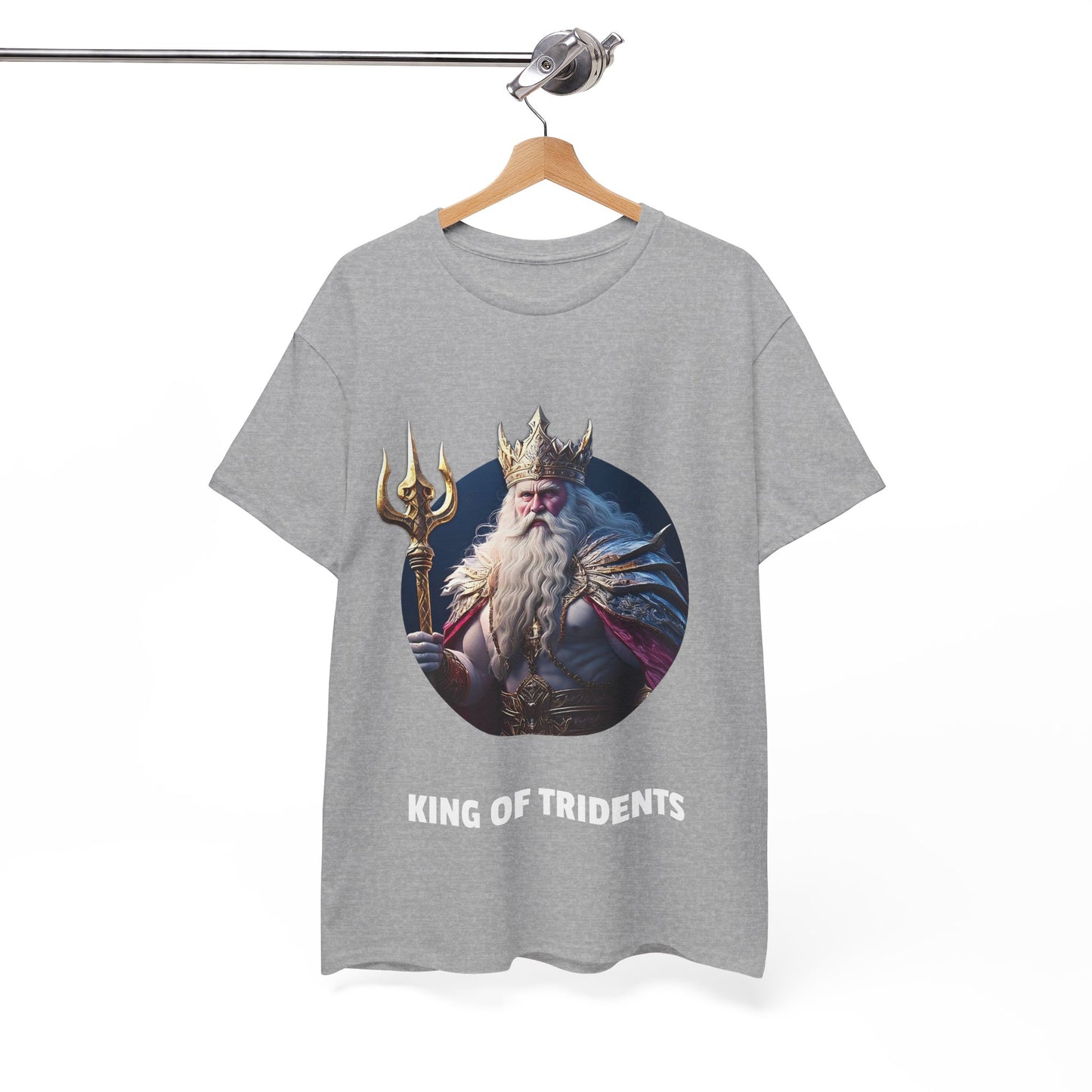 King Of Tridents - Unisex-T-Shirt aus schwerer Baumwolle (UK)